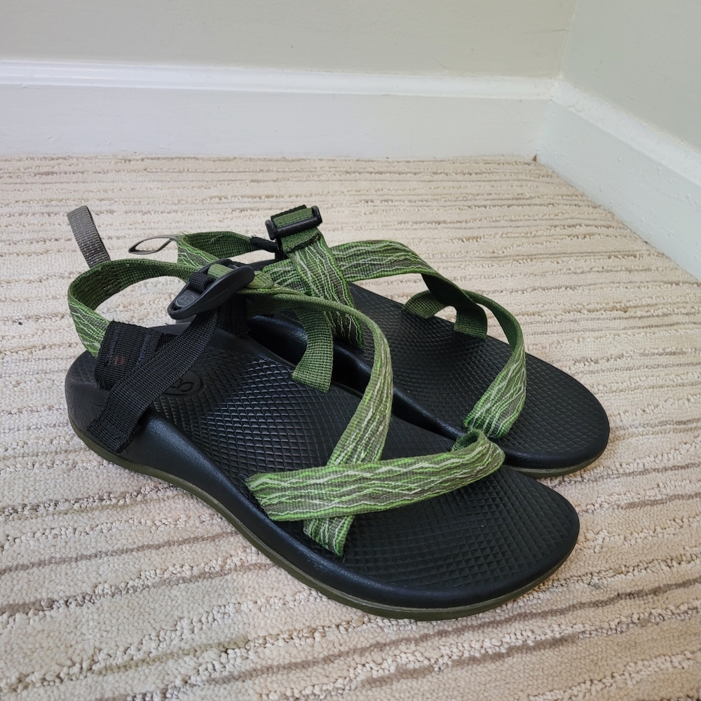 Chacos Womens Size 5 Green Thick Strap
